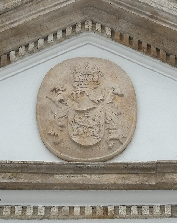 Komlódtótfalu – Becsky-kúria